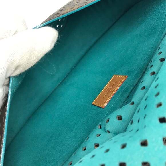 LOUIS VUITTON Brown Monogram Canvas Shoulder Bag - Picture 13 of 16